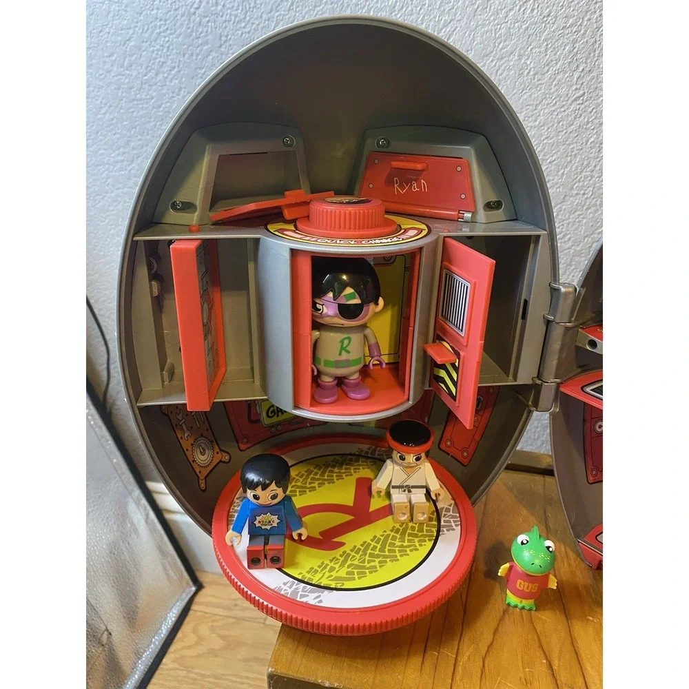 Ryans World Giant Mystery Egg‎ Space Playset with Figures